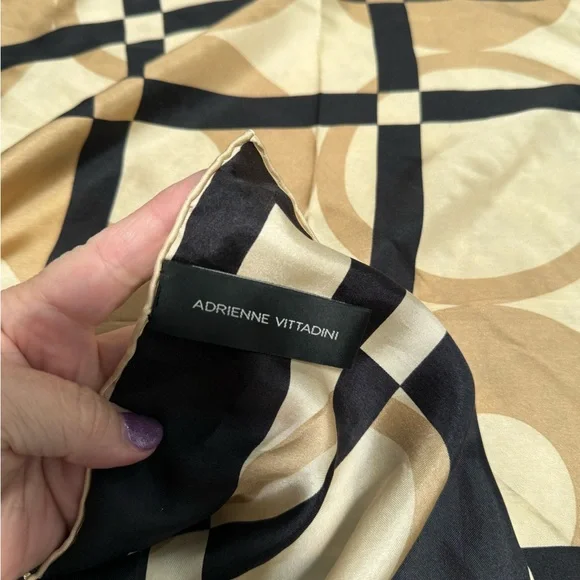 Vintage ADRIENNE VITTADINI  100% Silk Square Scarf early 2000’s. - Picture 4 of 6